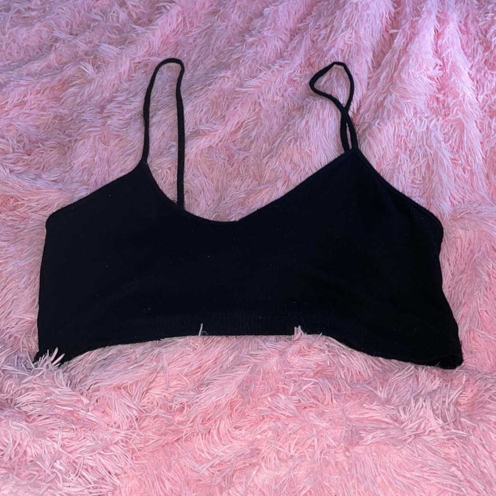 Black v-neck crop top